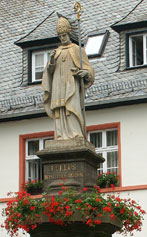 St Lullus Statue